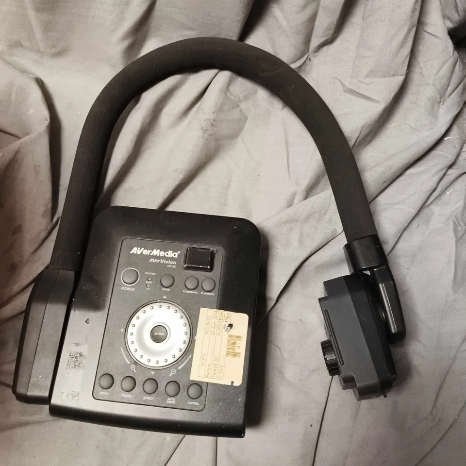AVERVISION CP135 DOCUMENT CAMERA – AVERMEDIA