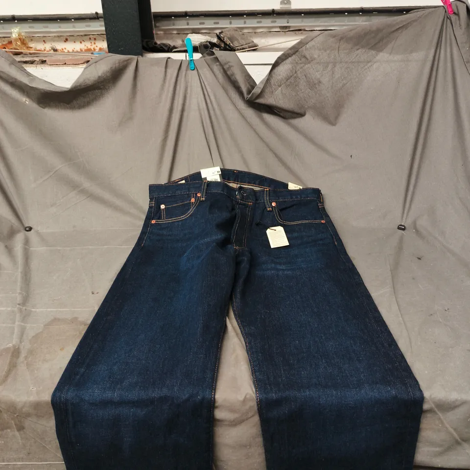 LEVI'S 501 JEANS TAGGED W6 L32
