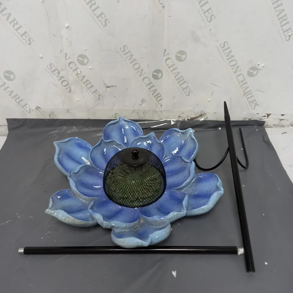 MY GARDEN STORIES EDEN BIRD FEEDING FLOWER PETAL STAKE