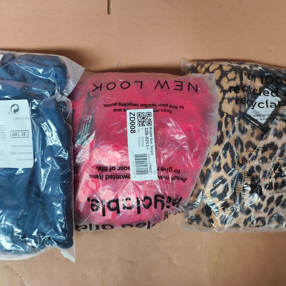 APPROXIMATELY 12 ASSORTED CLOTHING AND FASHION PRODUCTS IN VARIOUS STYLES AND SIZES - COLLECTION ONLY