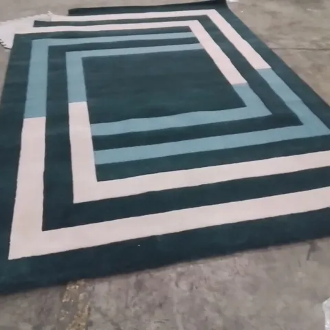 QUALITY DESIGNER AREA RUG - APPROXIMATELY 290X200CM