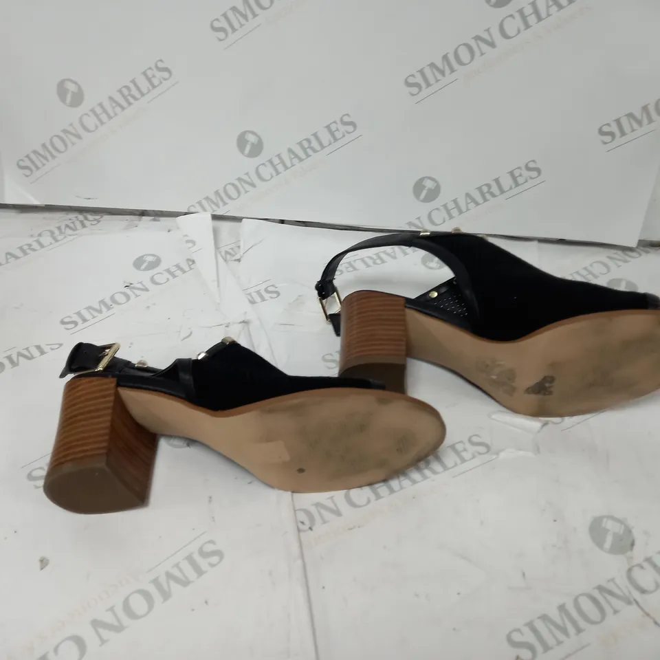 MARC FISHER SIZE 6 BLACK MULTI SUEDE BOXED SANDAL 