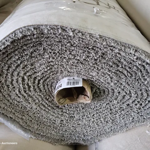 ROLL OF QUALITY SATINO CASANOVAS 96 CARPET APPROXIMATELY 5M × 15.4M