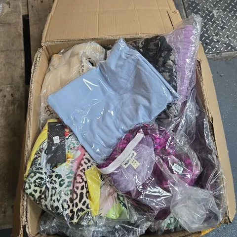 BOX OF APPROXIMATELY 20 ASSORTED CLOTHING ITEMS IN VARIOUS STYLES , COLOURS AND SIZES 