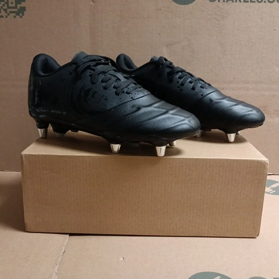 BOXED PAIR OF CANTERBURY FOOTBALL BOOTS IN BLACK SIZE UK 3.5