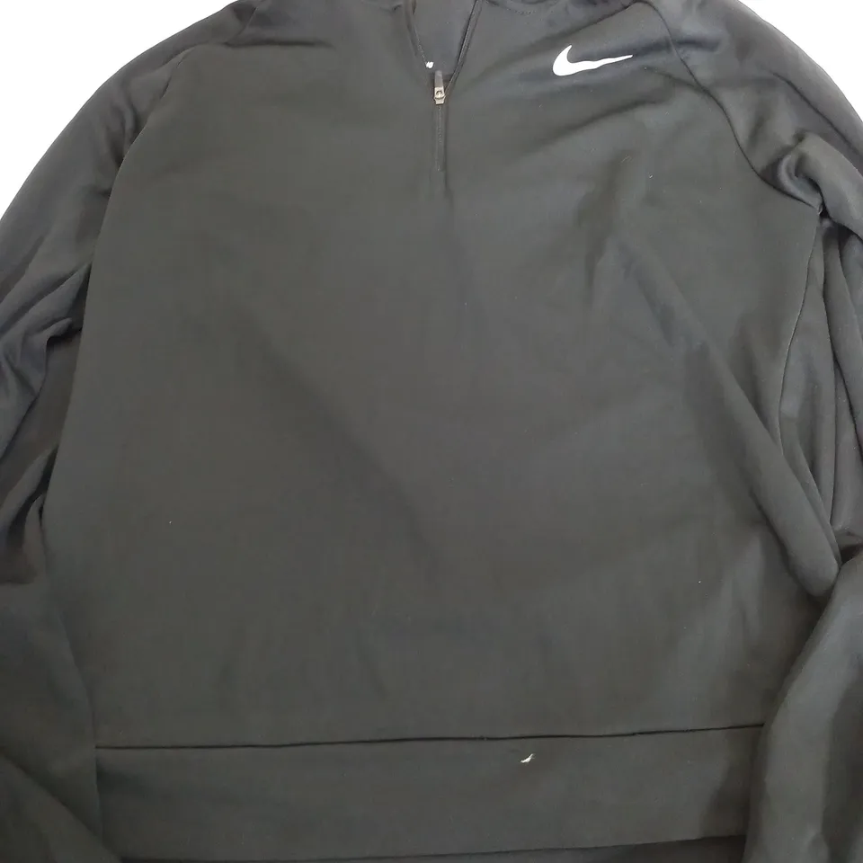 NIKE RUNNING JACKET IN BLACK - MEDIUM