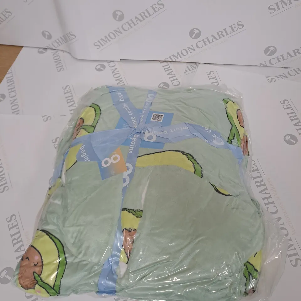 OODIE OVERSIZED HOODED BLANKET 