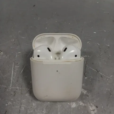 APPLE AIRPODS WITH CHARGING CASE - A1938