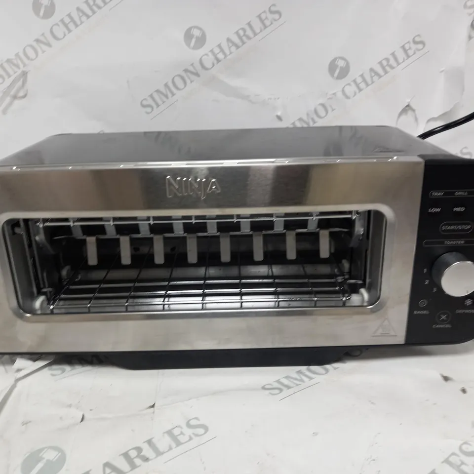 BOXED NINJA 2 IN 1 TOASTER & GRILL ST100UK