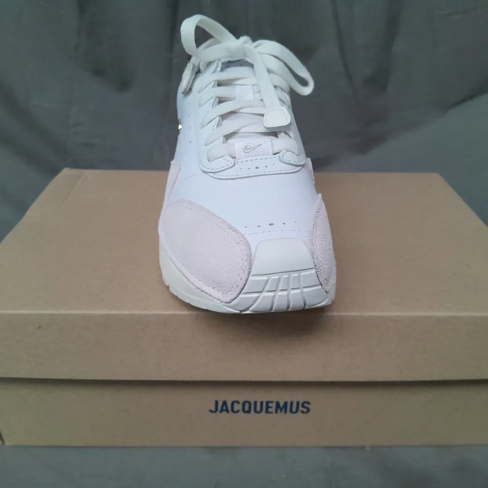 BOXED PAIR OF NIKE AIR MAX 1 JACQUEMUS SHOES IN WHITE UK SIZE 5.5