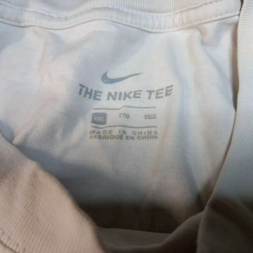 NIKE OFF WHITE/LOGO TEE - XXL