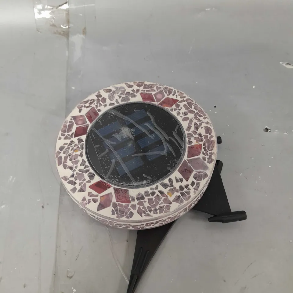 BELL & HOWELL SET OF 4 GLASS MOSAIC DESIGN SOLAR DISK LIGHTS