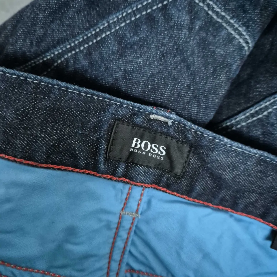 HUGO BOSS JEANS IN DARK BLUE - 32/32