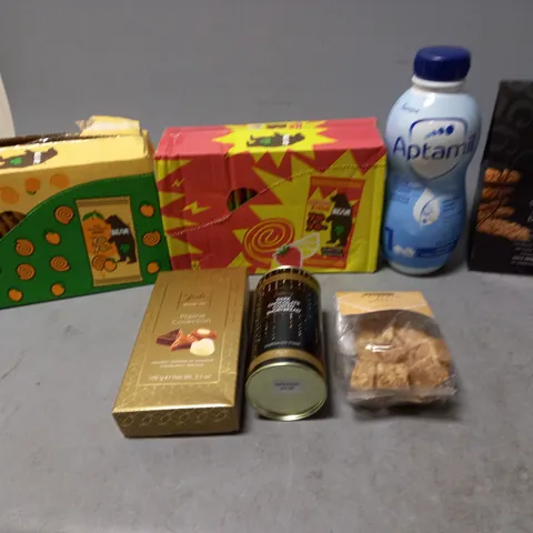LOT OF APPROXMATELY 6 ITEMS TO INCLUDE - FUDGE ALL BUTTER, YOYO BEAR SOUR STRAWBERRY, AND HAMLET PRALINE COLLECTION ETC.