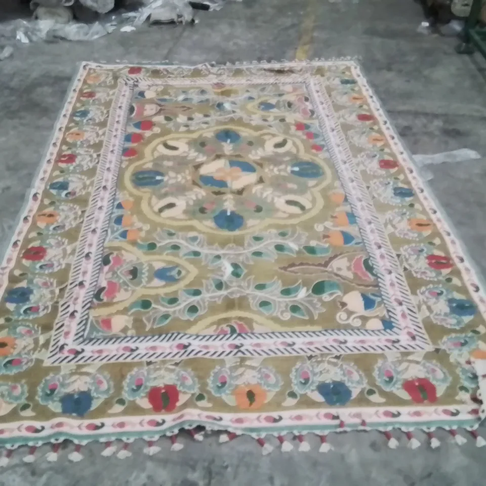 QUALITY DESIGNER AREA RUG - APPROXIMATELY 285X210