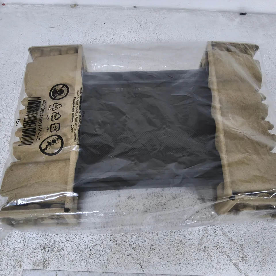 BOXED HP 14-EM0000SA AND ATHLON 7130U LAPTOP IN BLACK