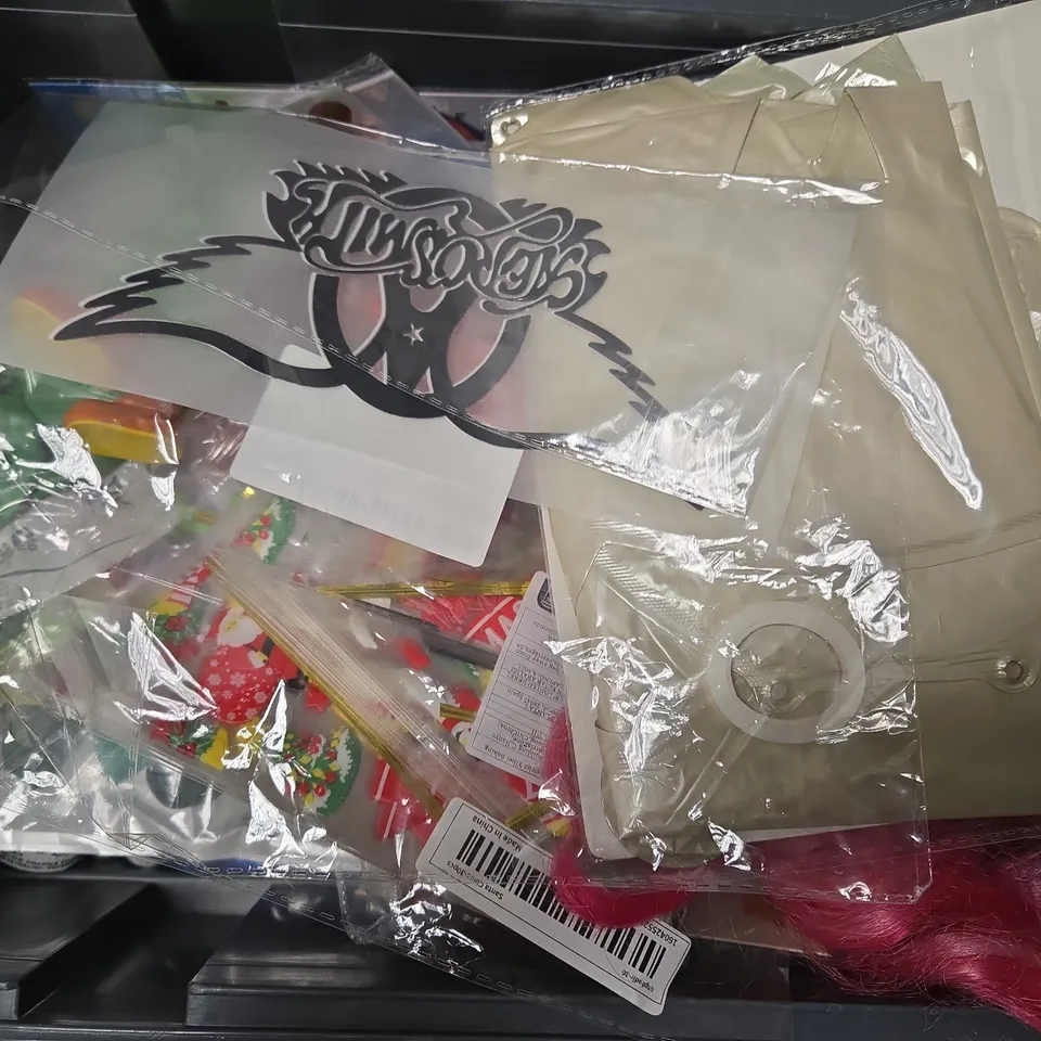 APPROXIMATELY 15 ASSORTED TOYS & GAMES PRODUCTS TO INCLUDE OZBOZZ OZ PRO YO TROJAN, PLAYING CARDS, HARRODS PLUSH, ETC