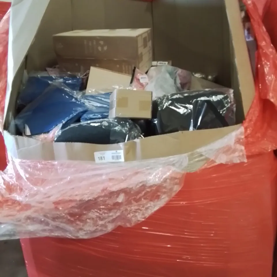 PALLET OF ASSORTED ITEMS TO INCLUDE, TRUNKI CHILDS RIDE ON SUITCASE, DECORATIONS, ICING NOZZELS SETS, SHOE HAT STAND, RESISTANCE BAND SETS.