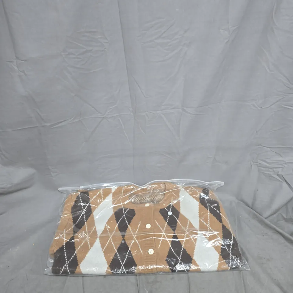 BOX OF APPROXIMATELY 25 CLOTHING ITEMS INCLUDING: CELTIC TOP, NEW LOOK COAT AND CARDIGAN