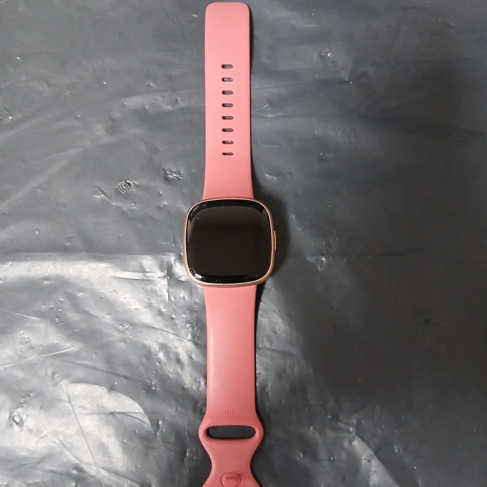 FITBIT VERSA 4 FITNESS SMARTWATCH