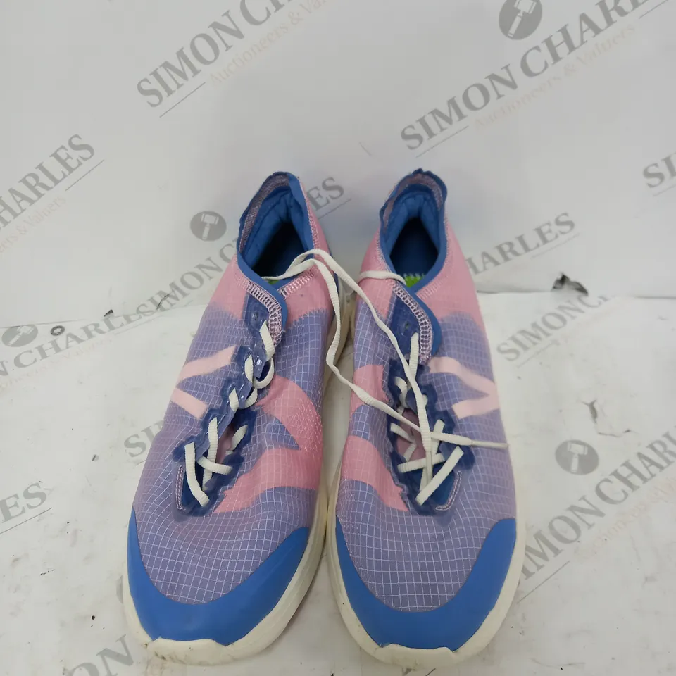 VIONIC CELESTE TRAINERS - UK 8