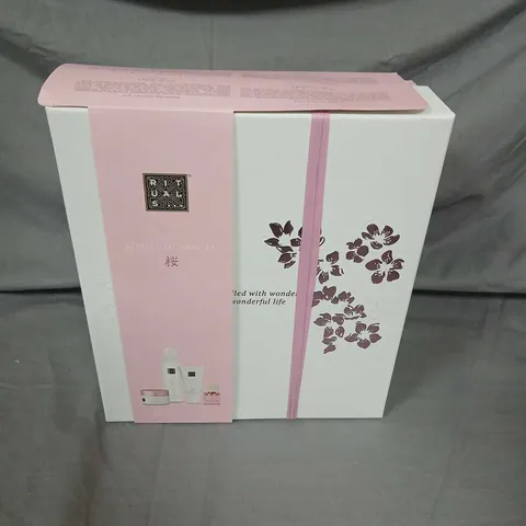 BOXED RITUALS THE RITUAL OF SAKURA GIFT SET