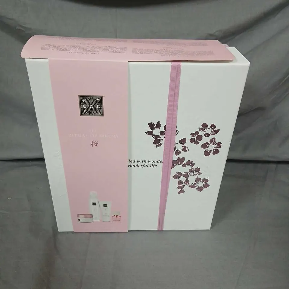 BOXED RITUALS THE RITUAL OF SAKURA GIFT SET
