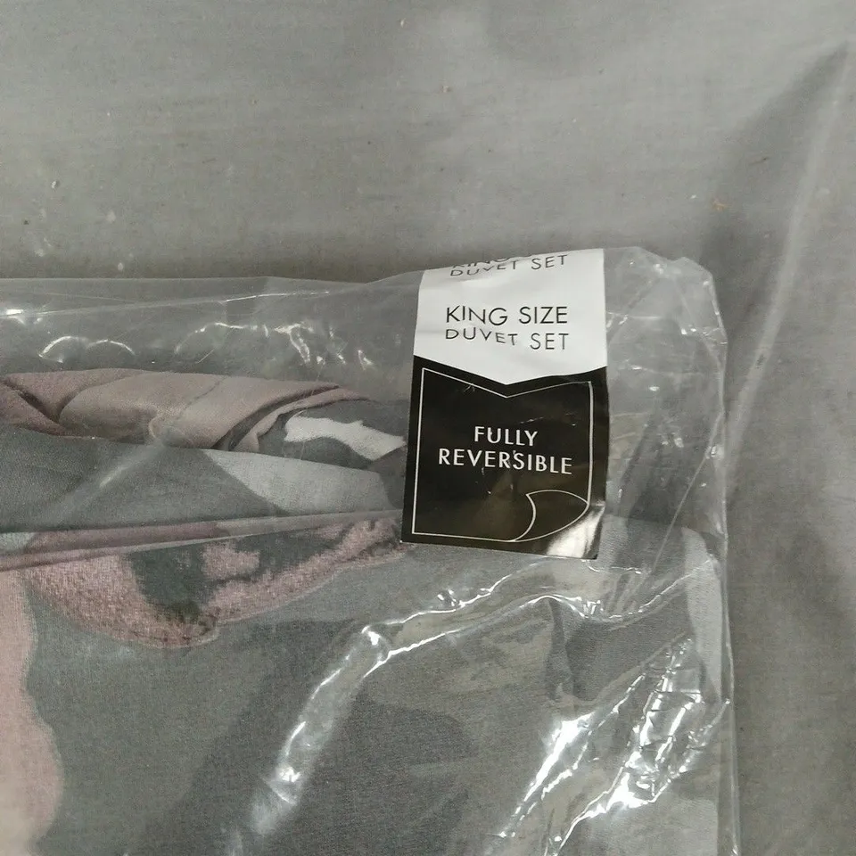 KING SIZE DUVET SET – FULLY REVERSIBLE