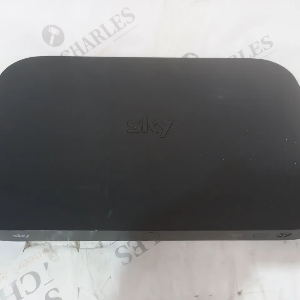 SKY Q BOX ES340D8