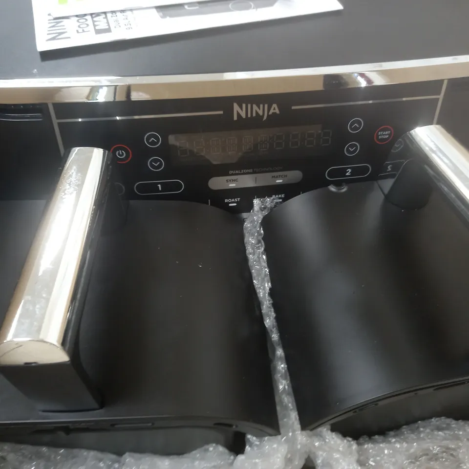 BOXED NINJA FOODI MAX 9.5L DUAL ZONE AIRFRYER AF451UK