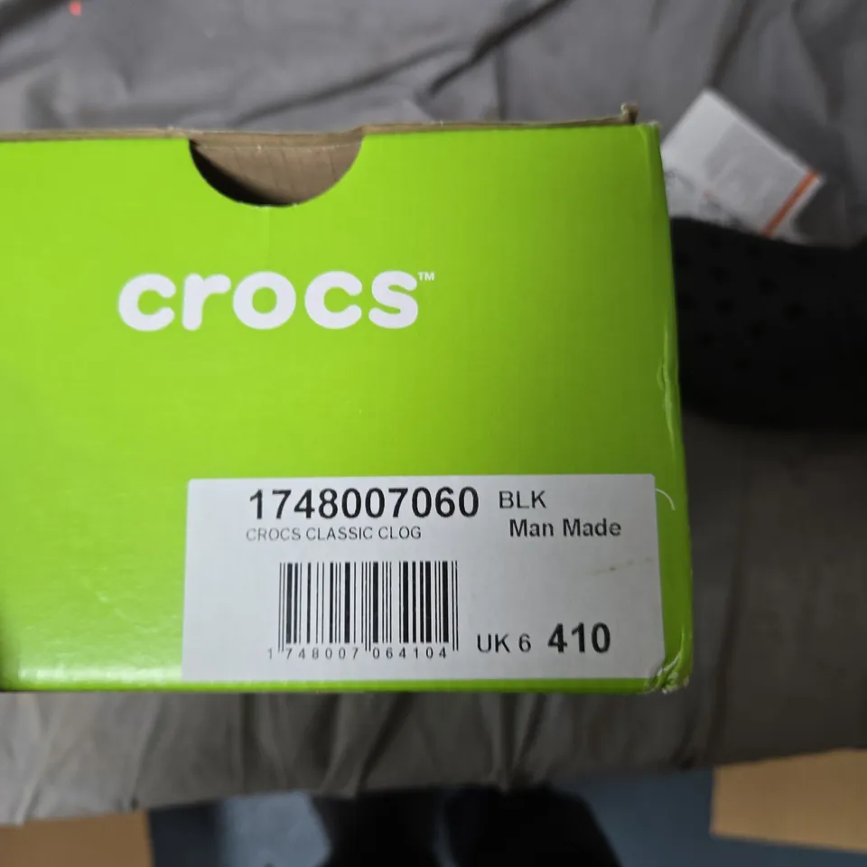 CROCS CLASSIC CLOG – BLACK, UK 6
