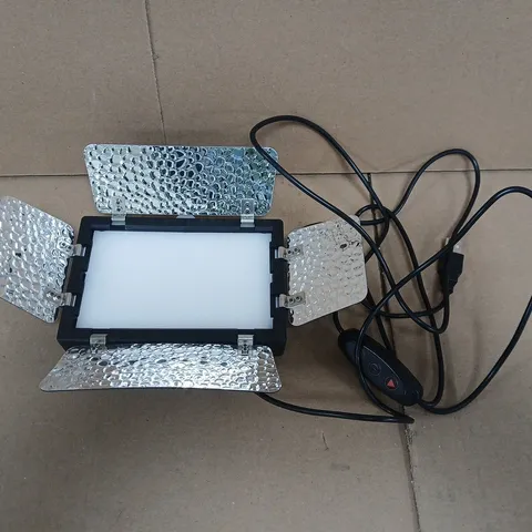 PORTABLE LED PHOTOGRAPHY LIGHT PANEL