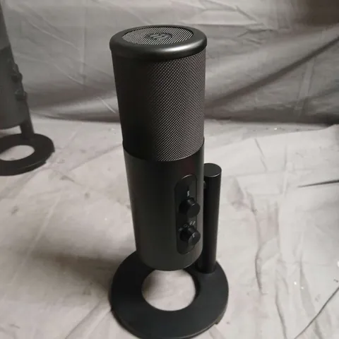B20 - GREY USB MICROPHONE WITH STAND