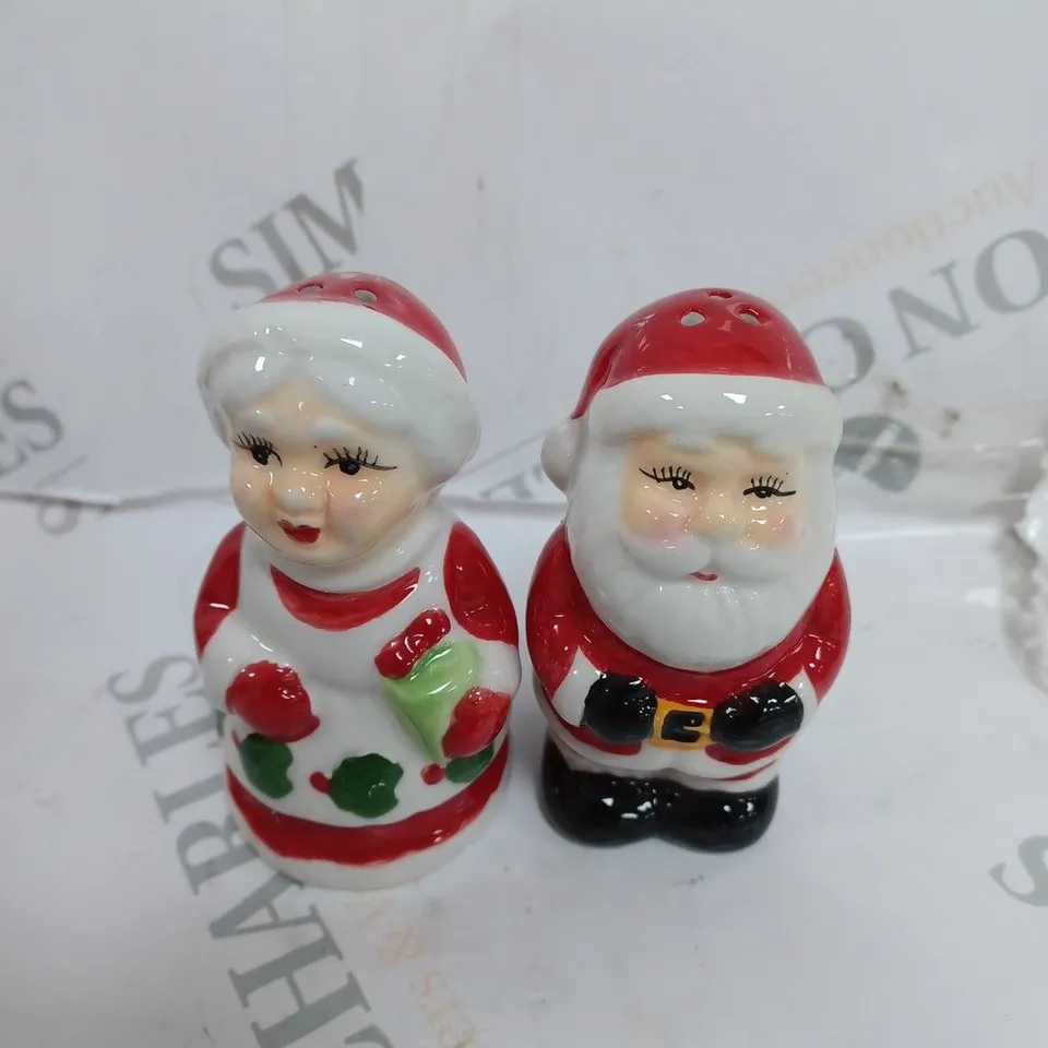 MR CHRISTMAS NOSTALGIC TREE SALT & PEPPER SHAKER WITH GIFTBOX