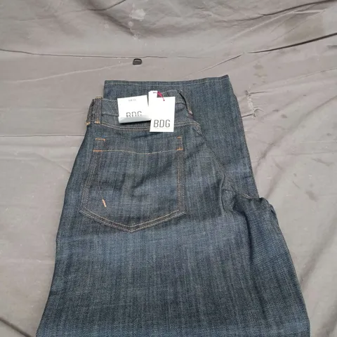 BDG CASUAL BLUE DENIM JEANS - SIZE W24 L32