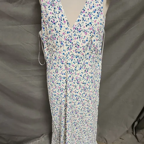 RO&ZO DITSY VNECK MIDI DRESS IN IVORY FLORAL SIZE 18