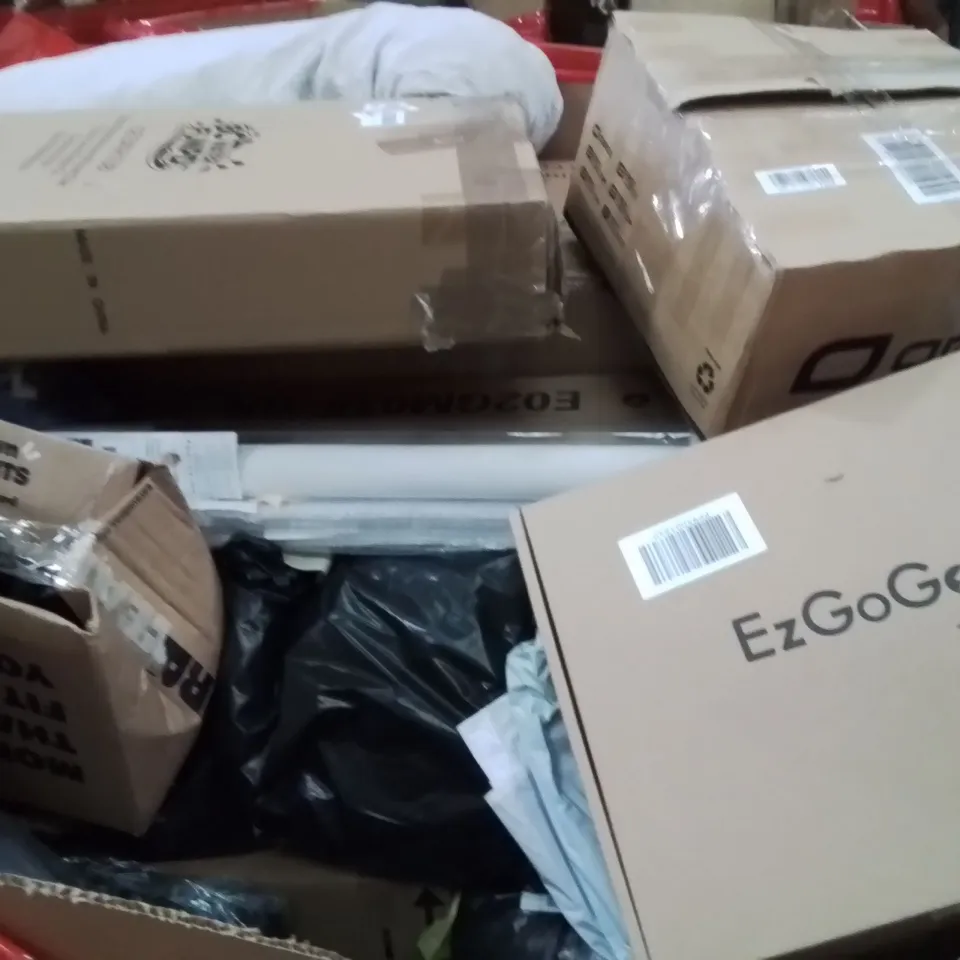 PALLET OF ASSORTED HOUSEHOLD GOODS AND PRODUCTS TO INCLUDE;ICE BATH,ELECTRIC CAR CHARGER,SOFT PLAYPEN MAT