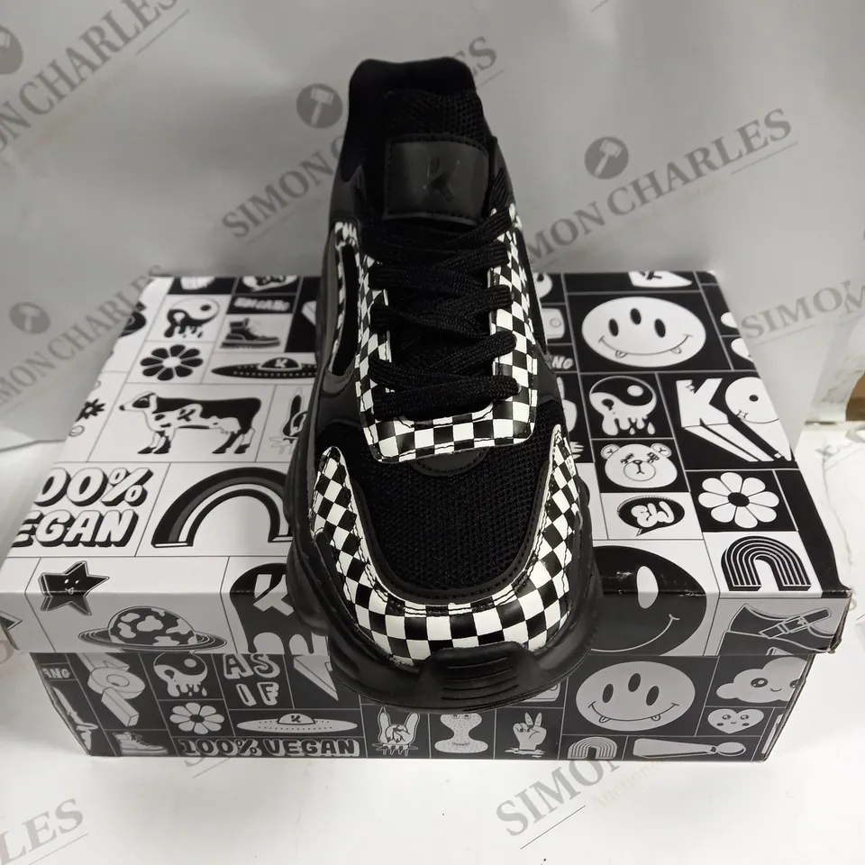 BOXED KOI FOOTWEAR FORMATION CHEQUERED MEN'S ATOMIC TRAINERS - 11