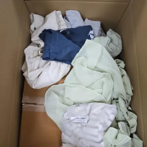 BOX OF ASSORTED ITEMS TO INCLUDE CLOTHING, PILLOWS AND LAMPSHADES