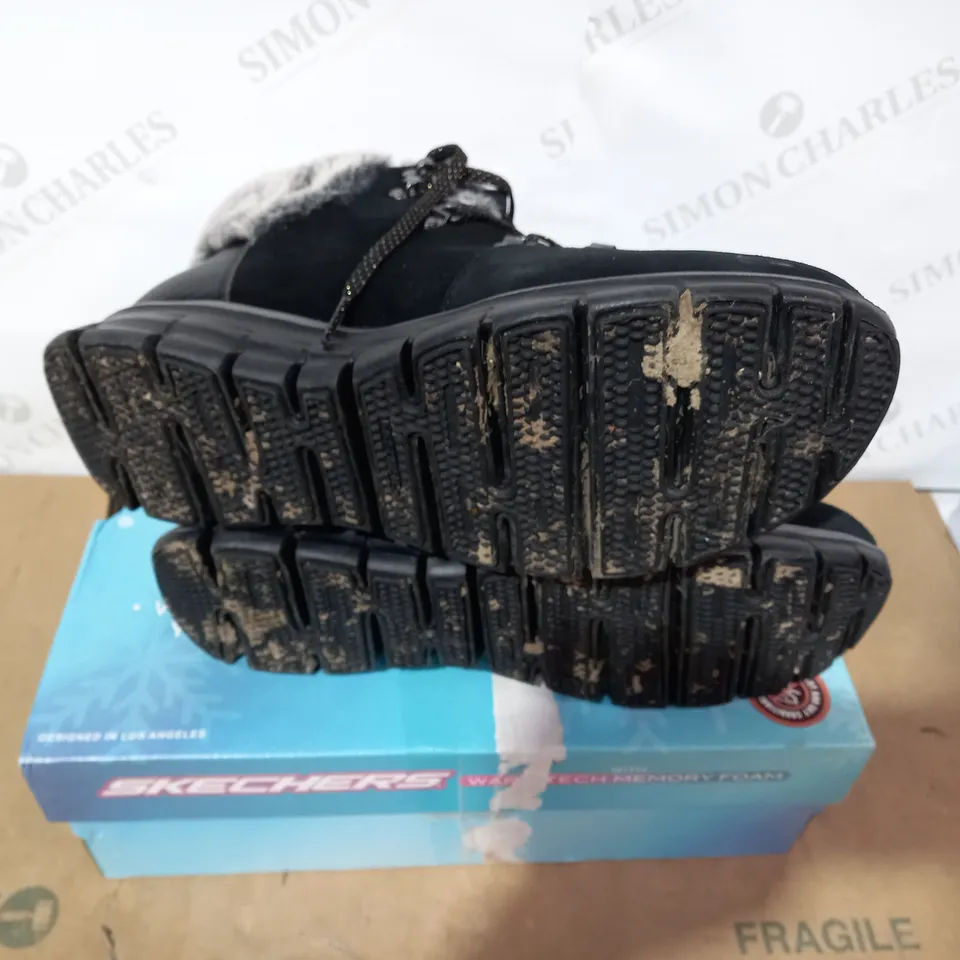 BOXED PAIR OF SKECHERS BOOTS- SIZE 8