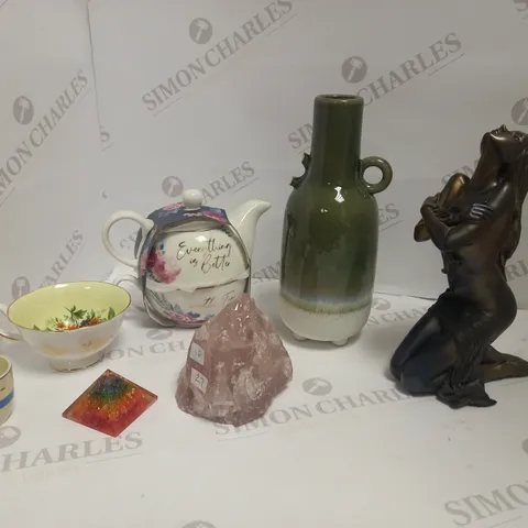 LOT OF 10 ASSORTED POTTERY/GLASS/ETC ITEMS - COLLECTION ONLY 