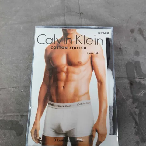 CALVIN KLEIN COTTON STRETCH 3 PACK LOW RISE TRUNKS – SIZE M (UK 32-34)