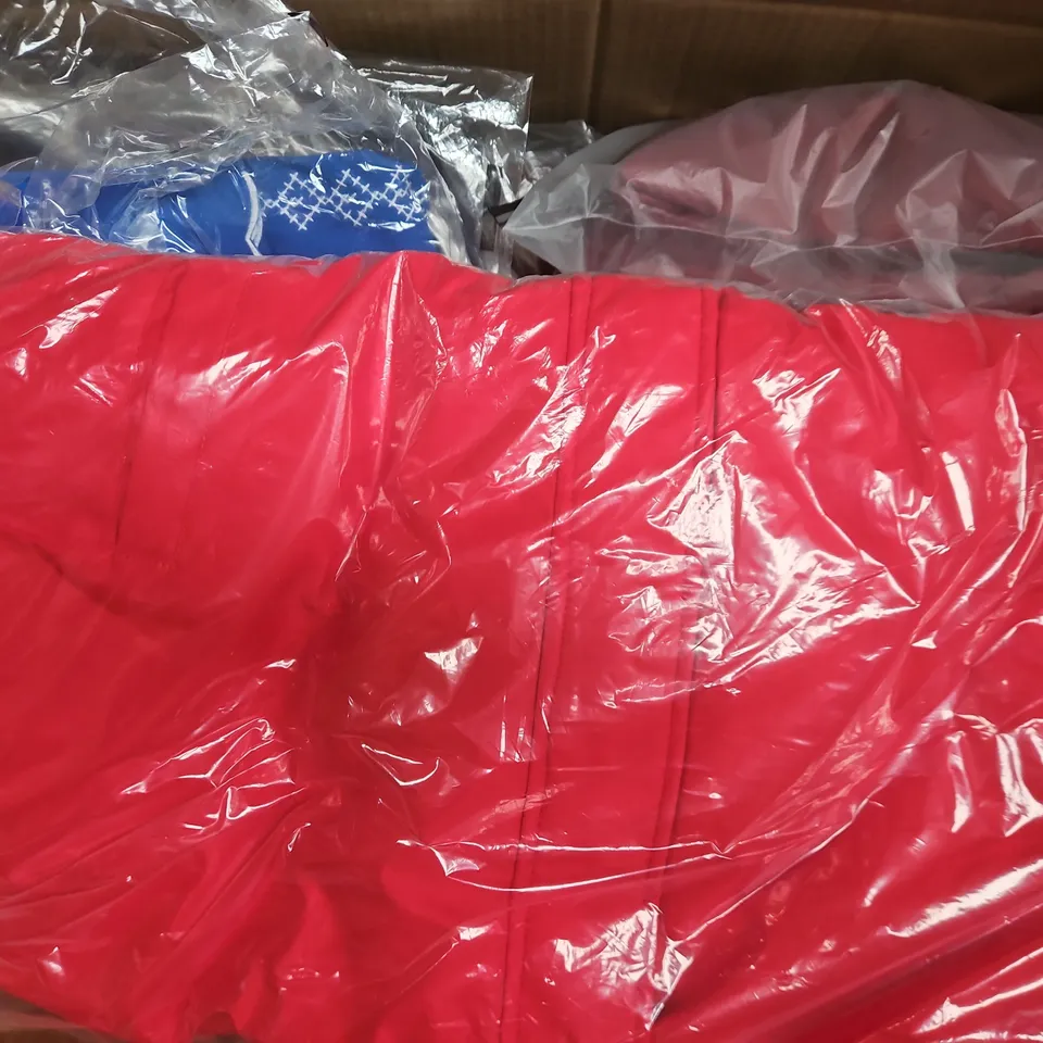 APPROXIMATELY 20 ASSORTED CLOTHING AND FASHION PRODUCTS IN VARIOUS STYLES AND SIZES - COLLECTION ONLY