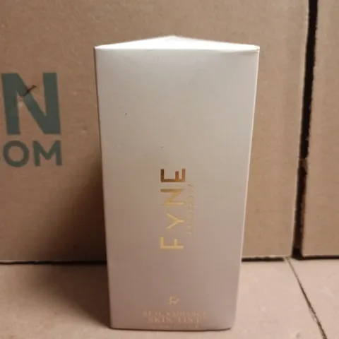 FYNE ARTBEAUTY REAL RADIANCE SKIN TINT (30ML)