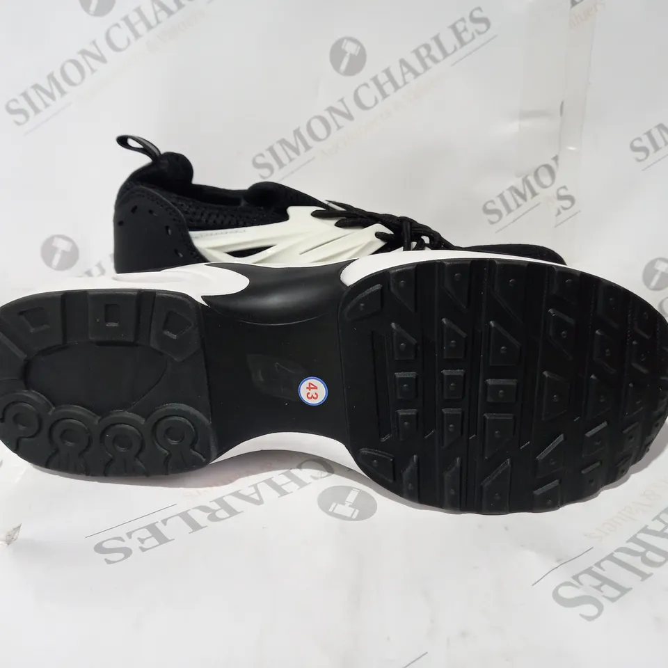 TINGGU BLACK TRAINERS SIZE 43