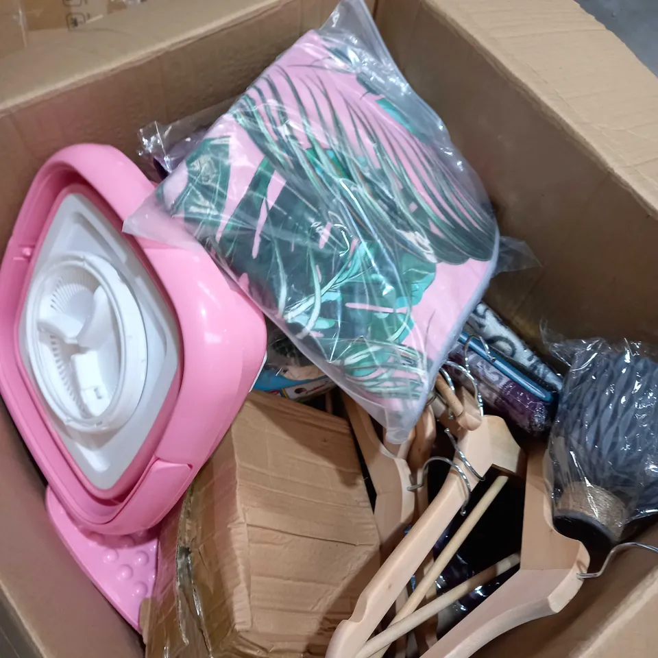 BOX OF APPROXIMATELY 15 ITEMS TO INCLUDE FAIRY PODS, PORTABLE WASHING MACHINE, IPAD CASE ETC