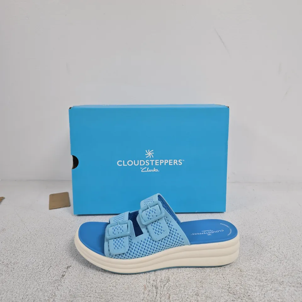 CLOUDSTEPPERS BY CLARKS DRIFT FAYE SANDALS – BRIGHT BLUE, UK 7 (EU 41)