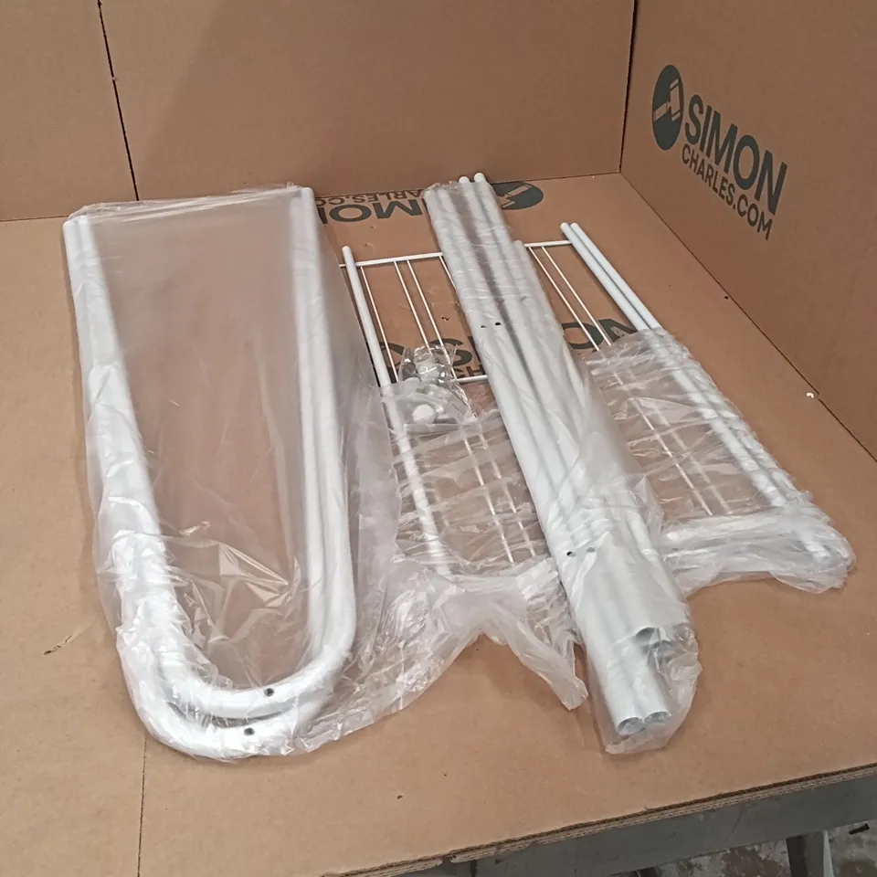 BOXED AH HANGING CLOTHES TREE - WHITE (1 BOX)