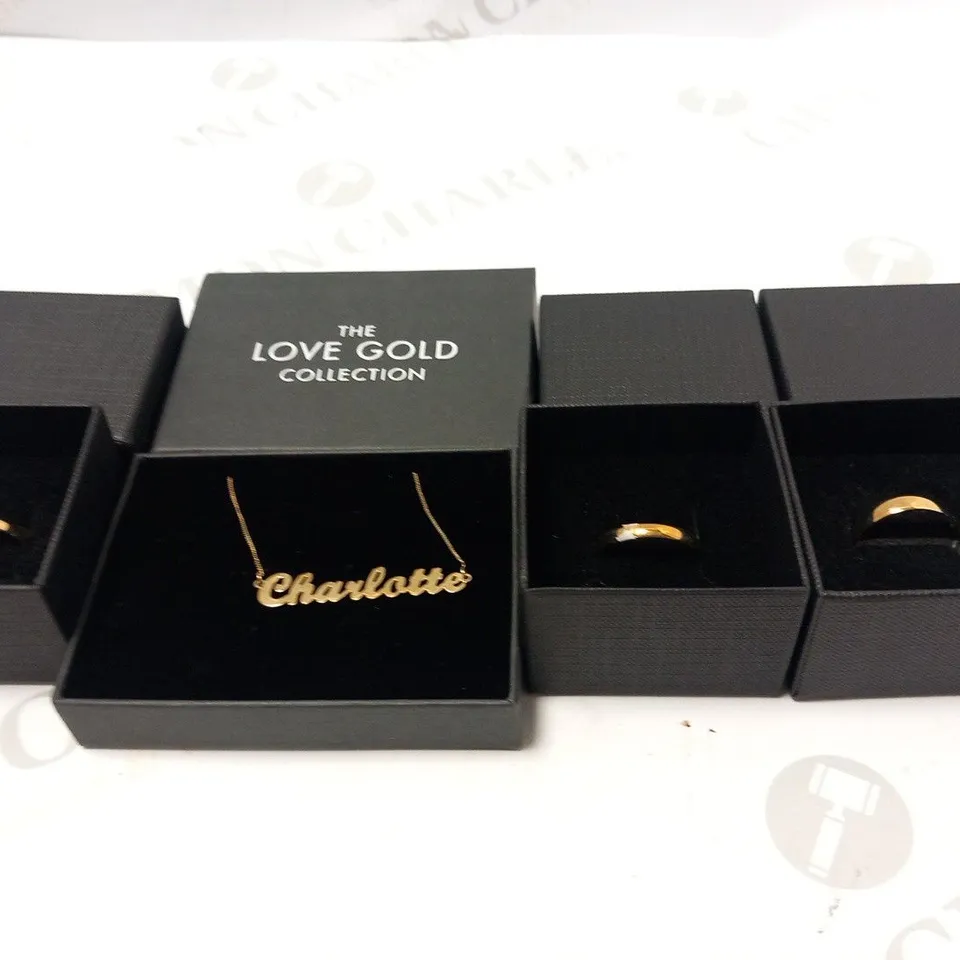 APPROXIMATELY 29 PIECES OF ASSORTED PERSONALISED 9CT GOLD JEWELLERY
