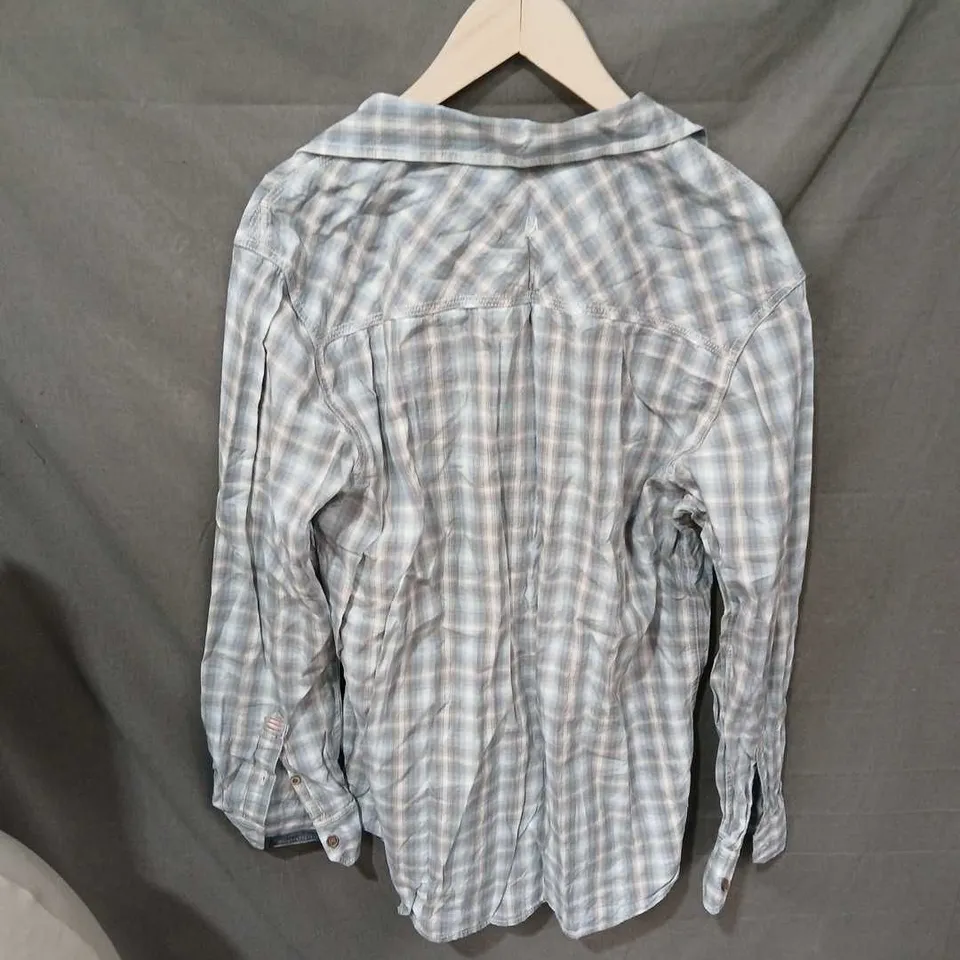 MEN'S PLAID BUTTON-DOWN SHIRT, LONG SLEEVE SIZE M